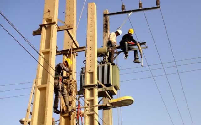 تقویت شبکه برق جنوب غرب اهواز با نصب ۲۸ دستگاه ترانس