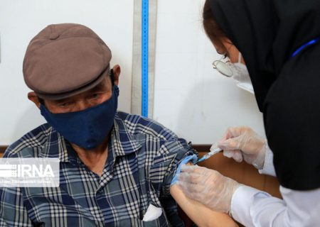تزریق دُز سوم واکسن به افراد بالای ۶۰ سال در خوزستان