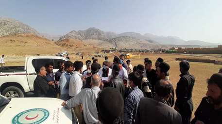 رئیس سازمان امداد و نجات جمعیت هلال احمر کشور به منظور بازدید از روند عملیات امدادرسانی به خوزستان سفر کرد