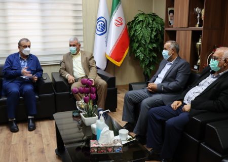 مسائل مربوط به درمان بیمه شدگان دزفول در جلسه اعضای کانون بازنشستگان دزفول با مدیر درمان تامین اجتماعی خوزستان مورد بررسی قرار گرفت