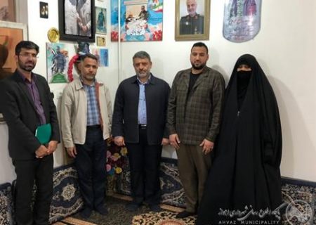 دیدار شهردار اهواز با مادران و همسران شهدا