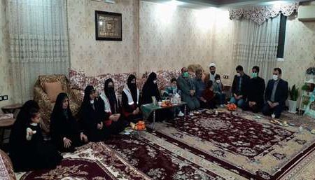 تکریم خانواده های معظم شهدا توسط مسئول دفتر نماینده ولی فقیه در جمعیت هلال احمر خوزستان