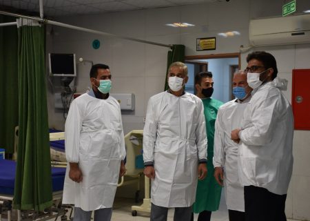 استاندار خوزستان در بازدید شبانه از بخش‌های بیمارستان رازی اهواز ضمن بررسی روند خدمات رسانی به بیماران، از زحمات مدافعان سلامت قدردانی کرد