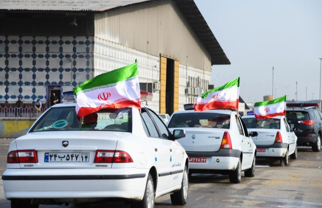 نواخته شدن بوق کشتی‌ها و رژه خودرویی در بندر امام خمینی(ره)