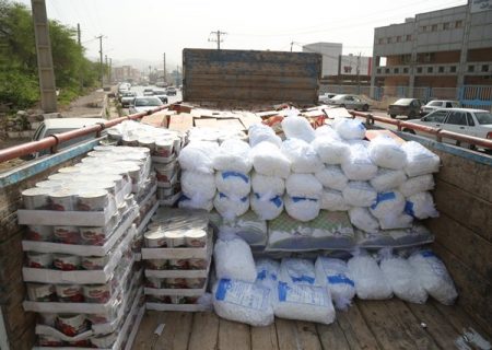 توزیع بسته های غذایی خشک میان شهروندان کم برخوردار توسط شرکت نفت و گاز مسجدسلیمان