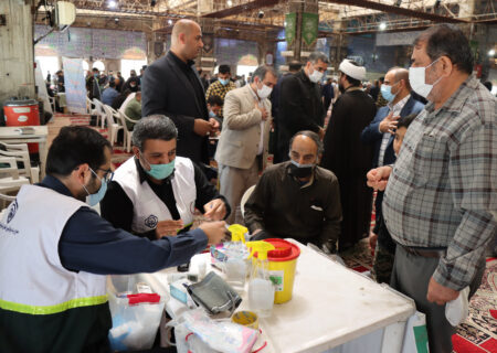 ۱۵۵ بیمار کوی علوی توسط تیم درمانی بسیج جامعه پزشکی مدیریت درمان تامین اجتماعی خوزستان به صورت رایگان ویزیت شدند