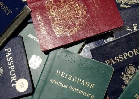 مردم برای دریافت گذرنامه به دفاتر پست مراجعه نکنند