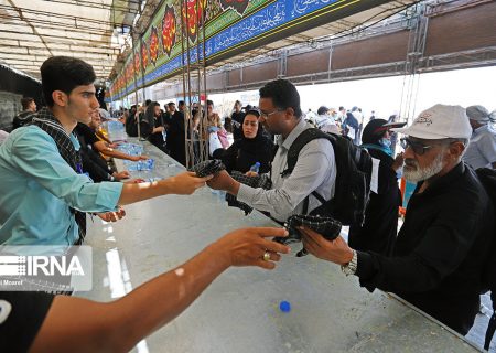 ۳۰۰ هزار لیوان آب آشامیدنی توسط آبفا خوزستان بین زائران توزیع شد